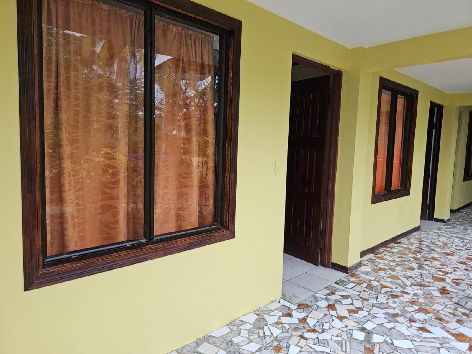 Cabinas Miss Miriam 2 Tortuguero Exterior foto